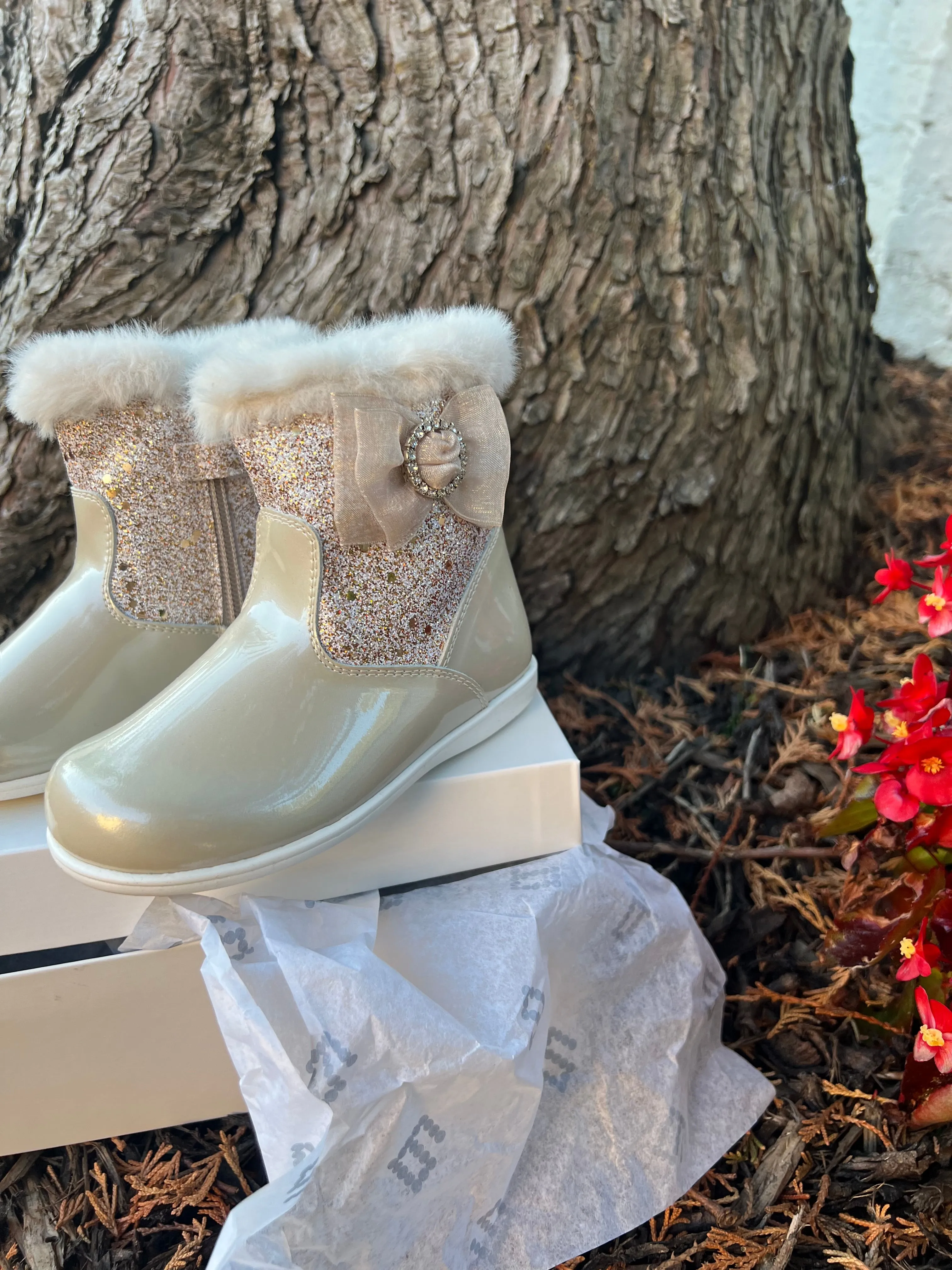 222327 Beig Gold Bow Andanines Boots