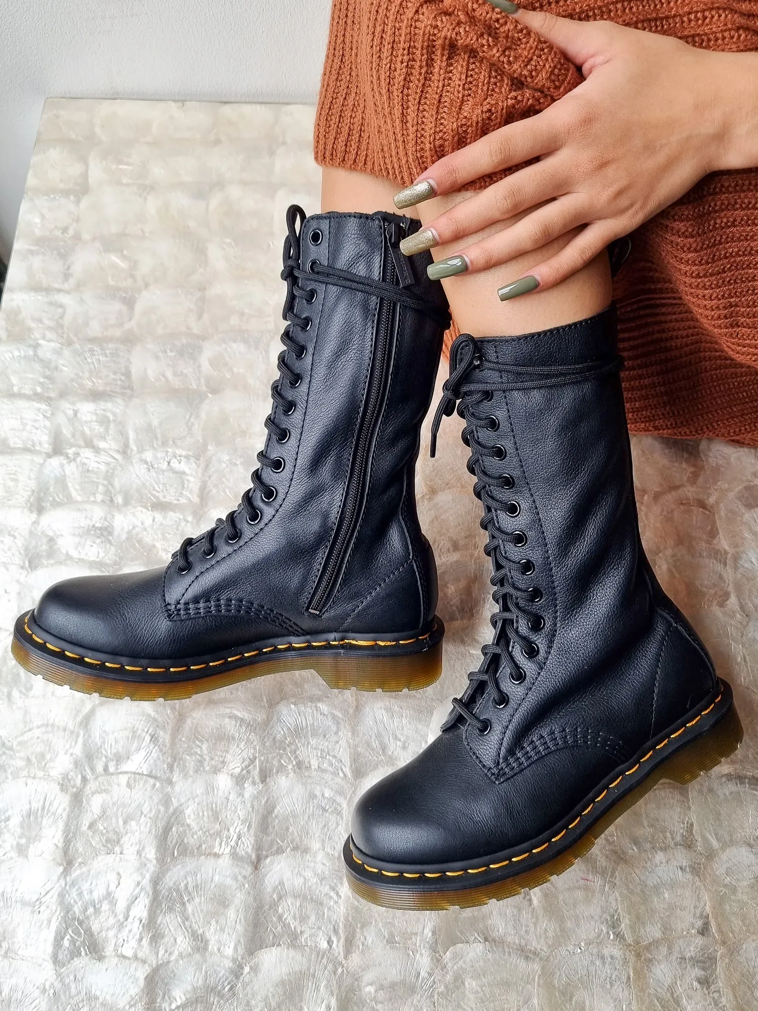 DR. MARTENS 1B99 BLACK VIRGINIA