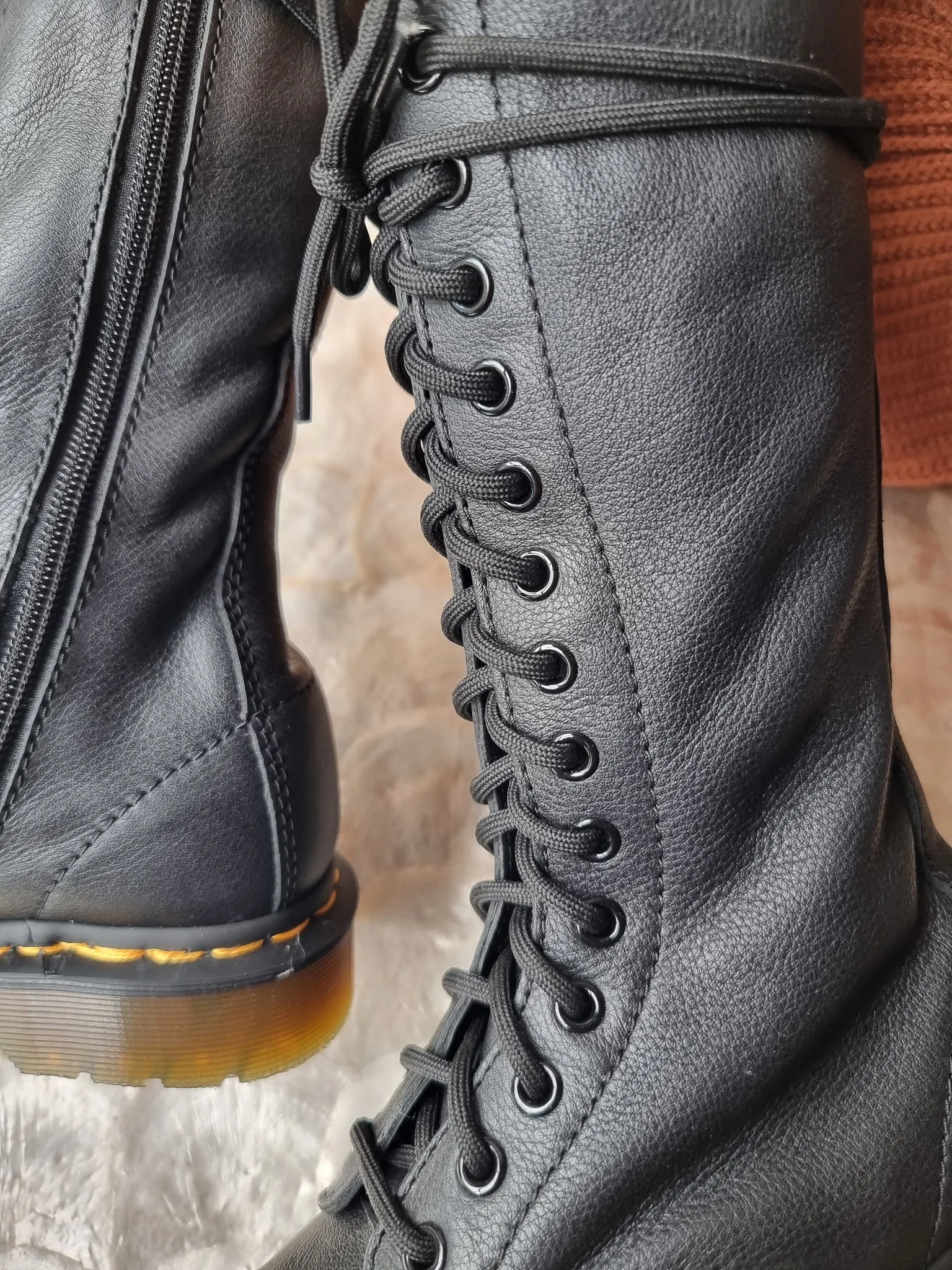 DR. MARTENS 1B99 BLACK VIRGINIA